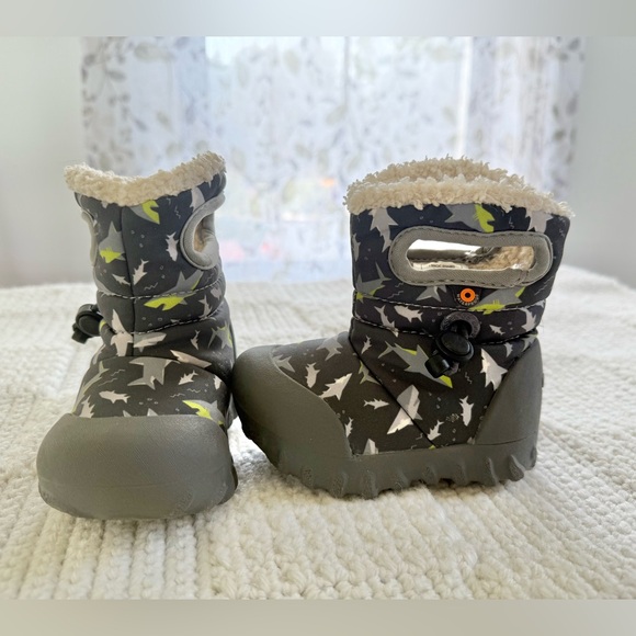 Bogs Other - Bogs Boots B-Moc Sharks